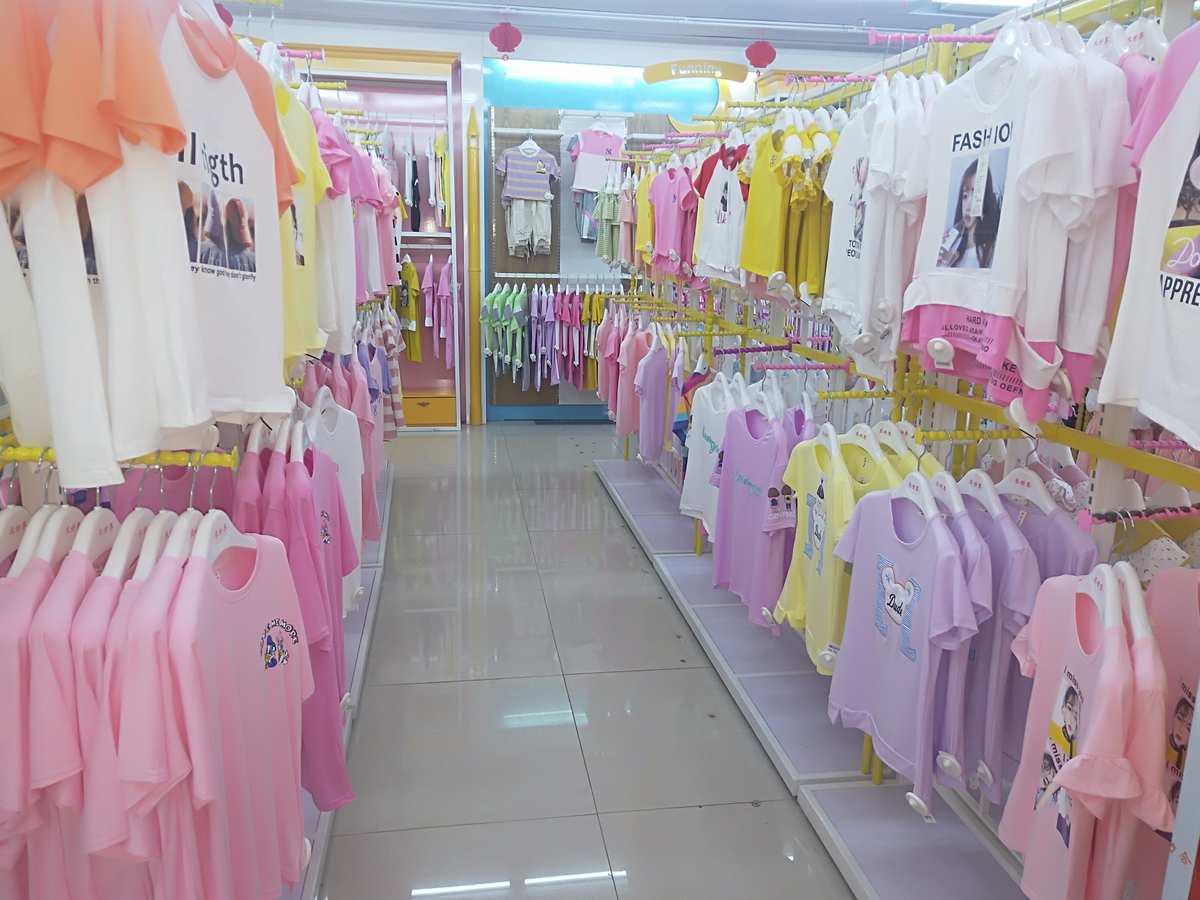 衛輝萬客來服裝超市 貨品海量，品質不瓤