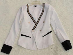 《潮流風向標 千百惠外貿精品服飾店——批發零售雙驅動，引領時尚新潮流》
